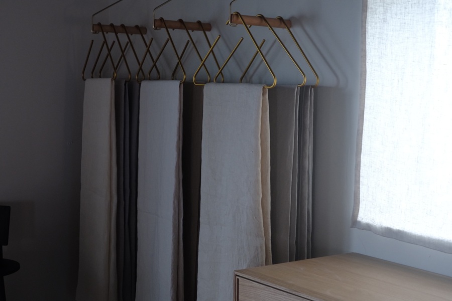 リネンカーテンの売場展示