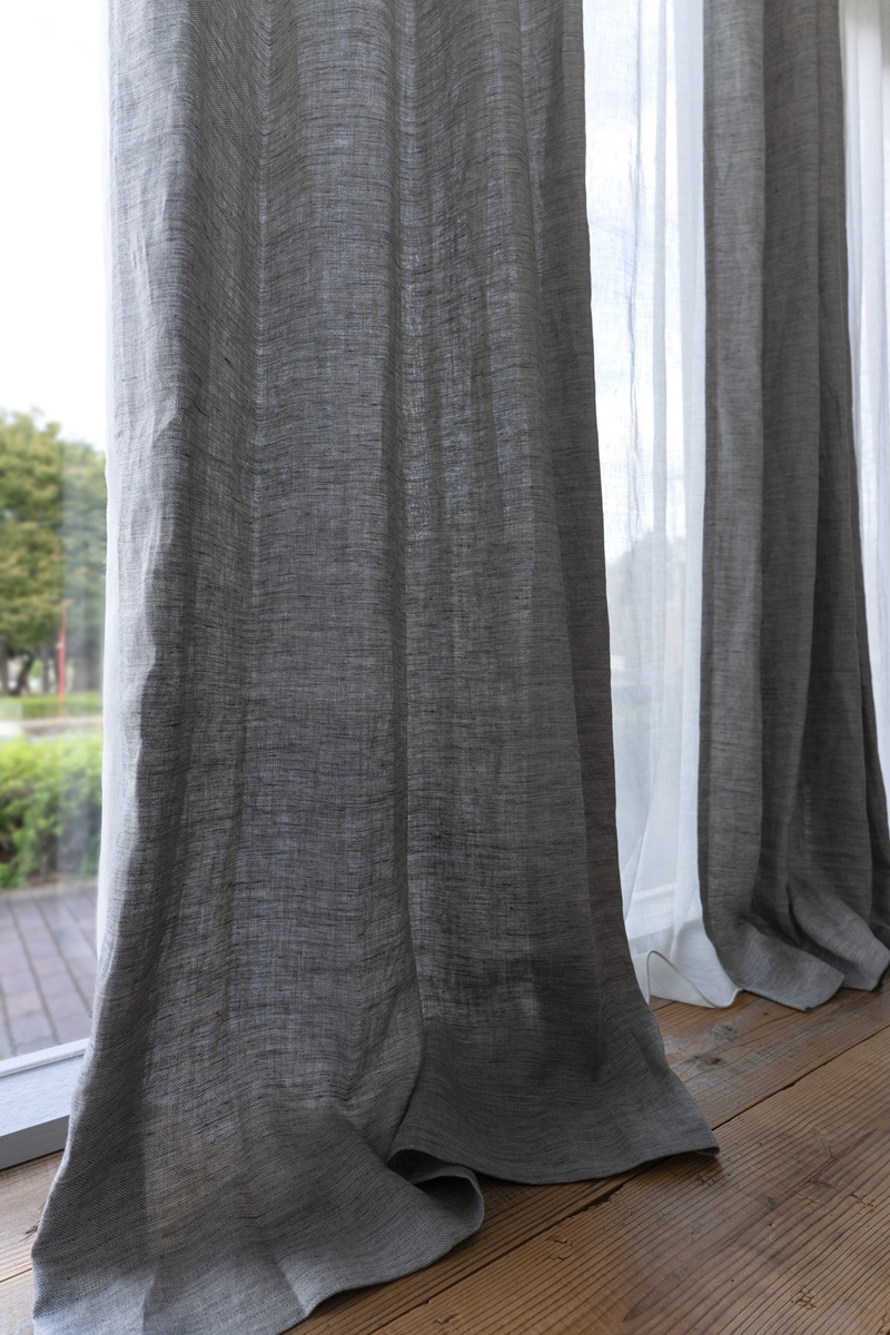 リネンカーテン商品写真_ネイビー色_フラットヒダなし