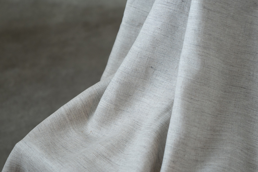 生地の質感 トップ染めリネン25番ツムギ