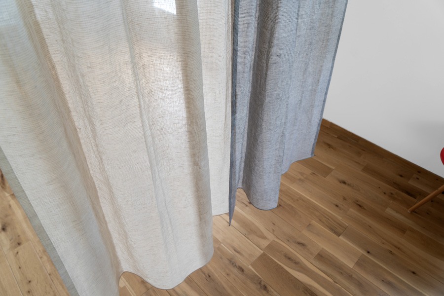 リネン生地の質感イナホ