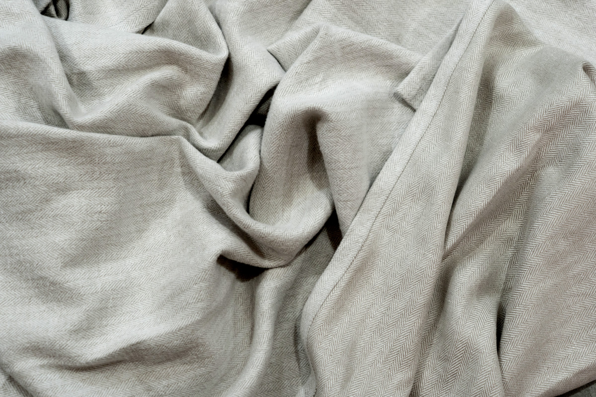 最高級の起毛リネン100%の麻マルチカバー