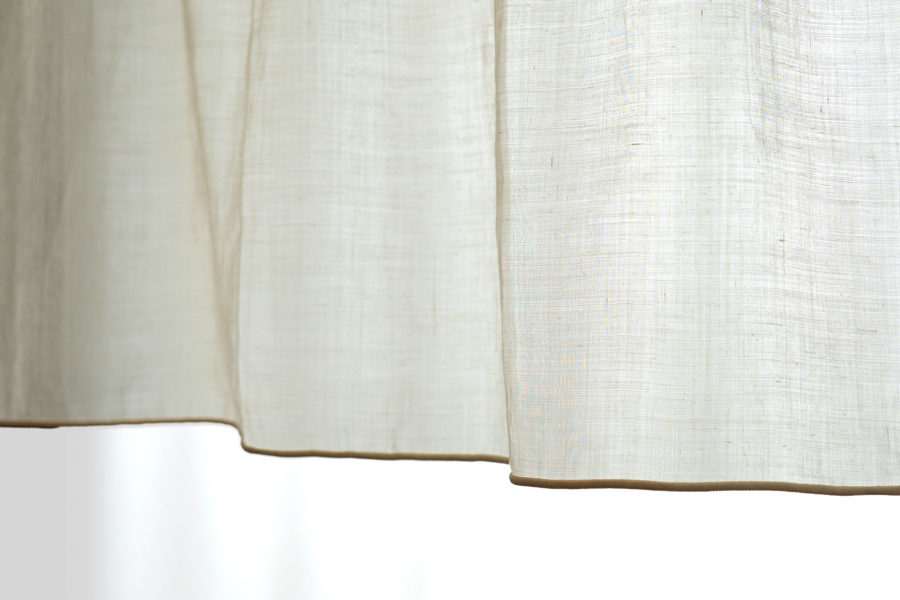 リネン100%のカフェカーテン