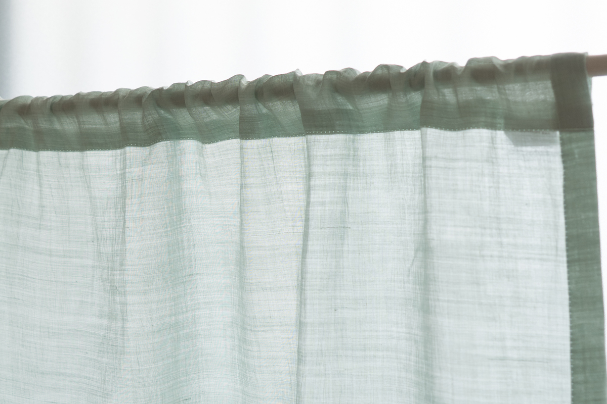 リネン100%のカフェカーテン