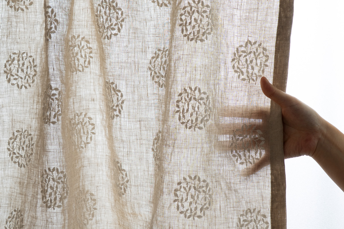 リネン100%のカフェカーテン